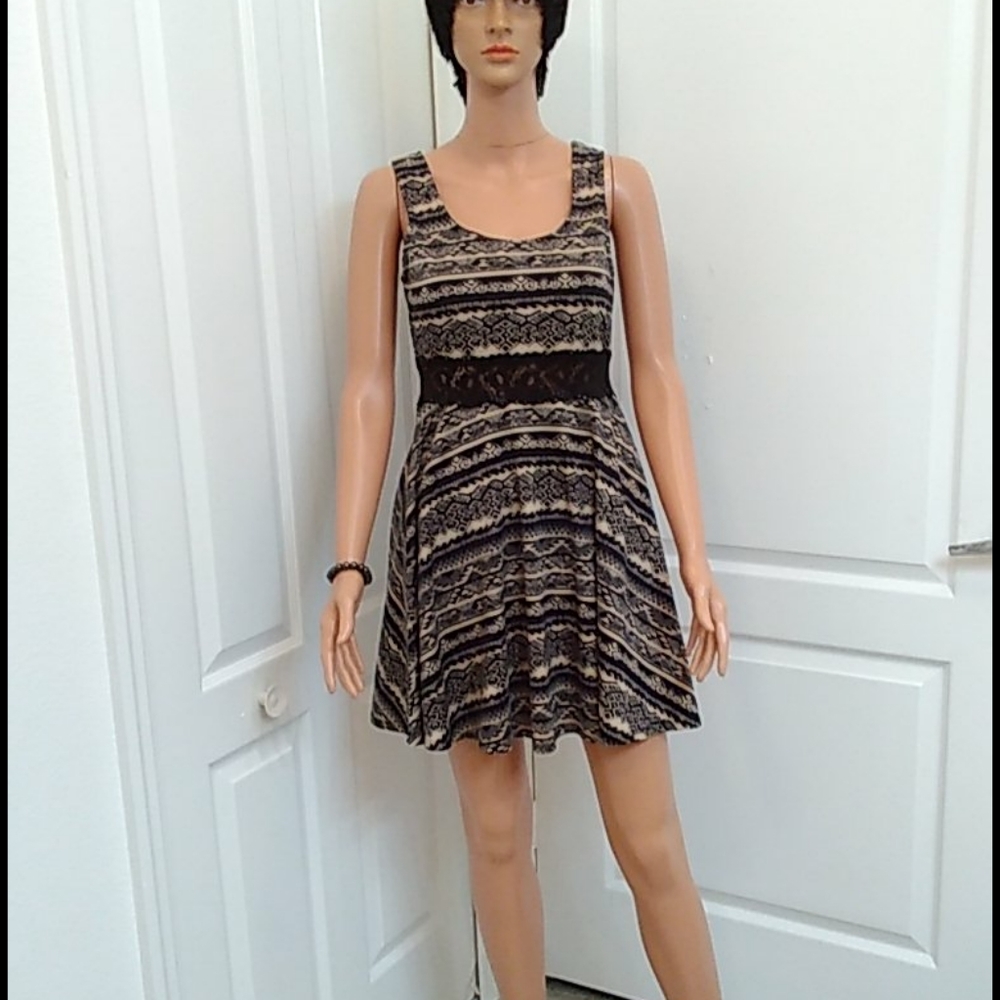Circle & Skate Dress size M by Bailey Girl